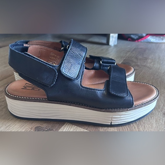 Miz Mooz Leather Adjustable Sport Sandals Violetta Black Size 41 - Picture 5 of 10